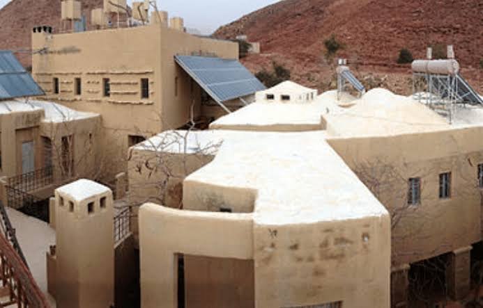 eco lodge